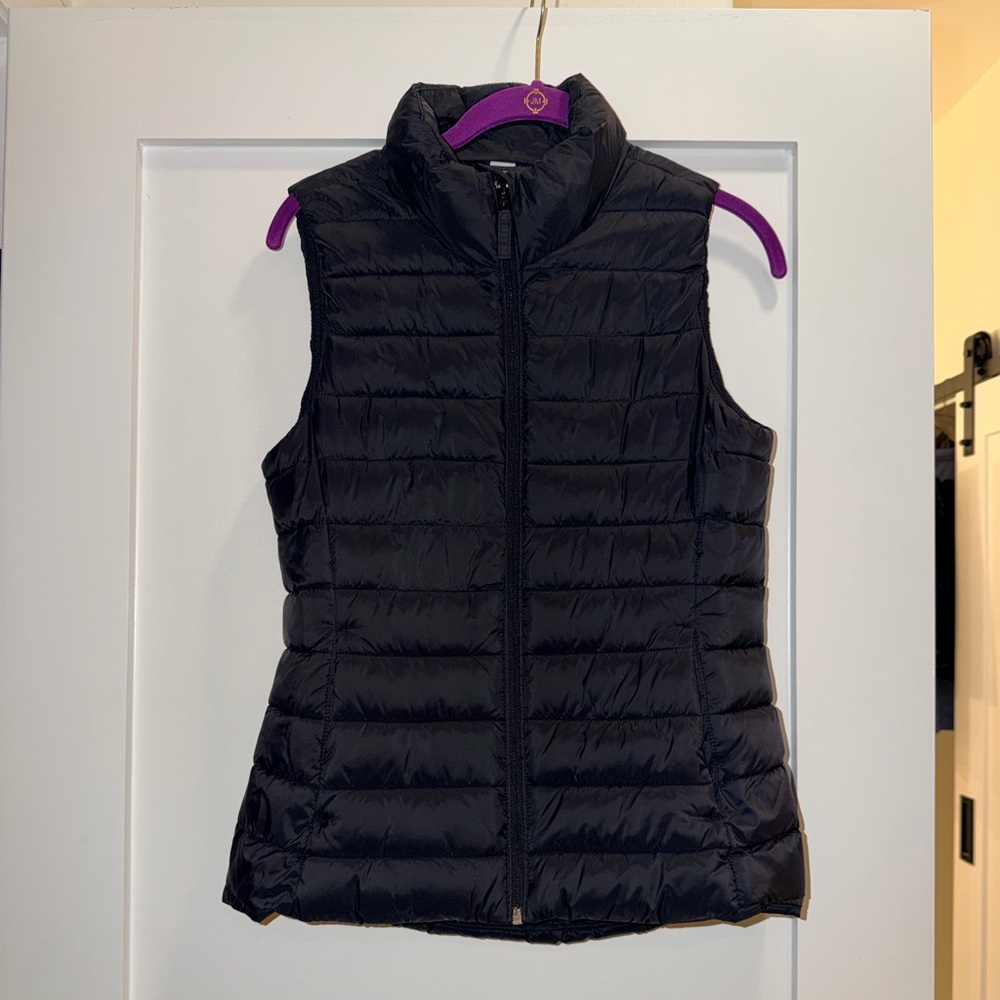 Old Navy Black Puffer Vest